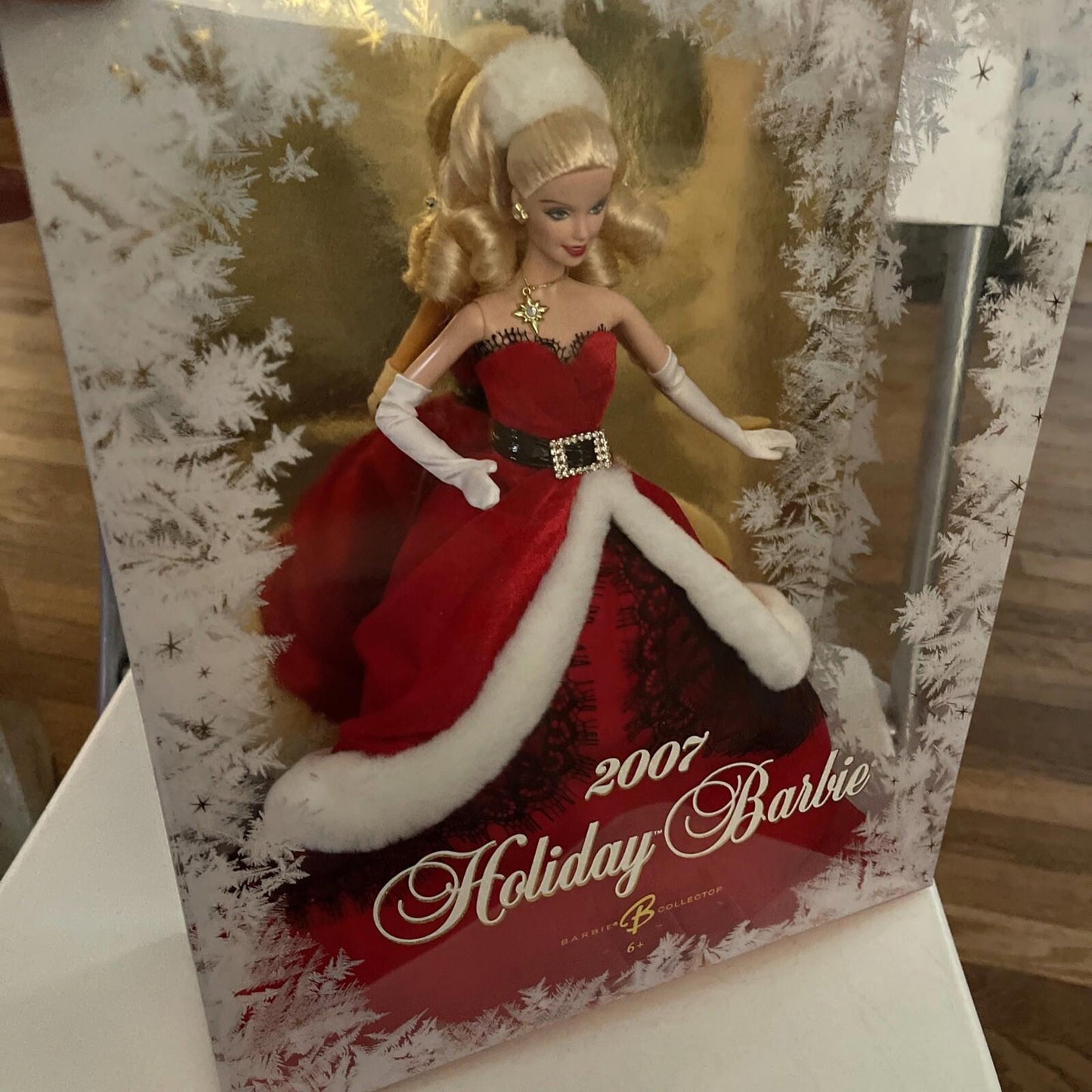 2007 Mattel Holiday Barbie Doll Collector Blonde Red Velvet Christmas Dress