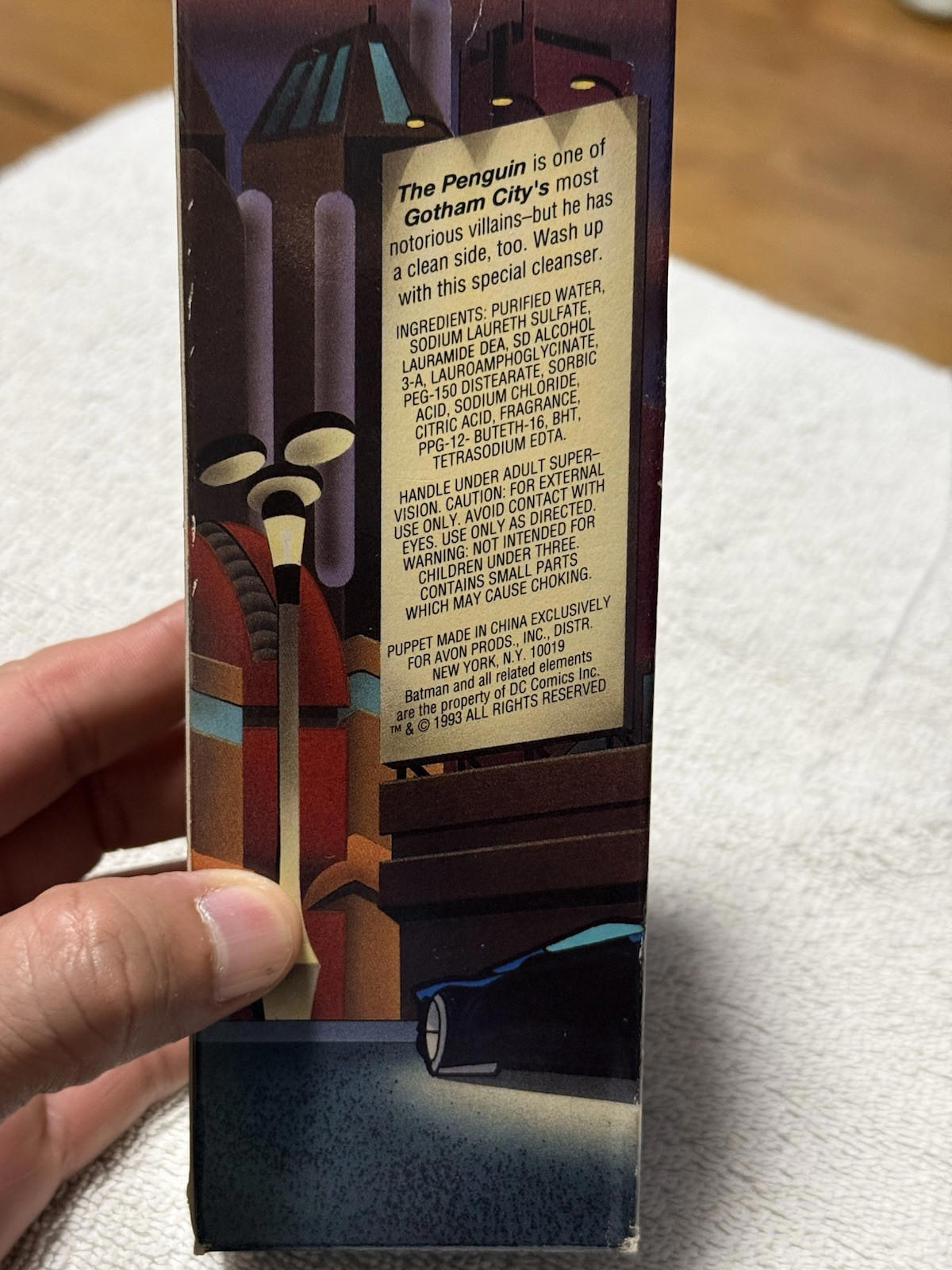New Vintage 1993 Avon Batman Non Tear Shampoo 4 Fl Oz with Finger Puppet Cap