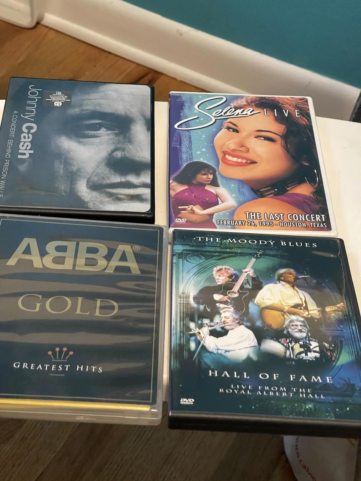 Abba ,Selena, The moody blues and Johnny cash in concert dvds. (23)