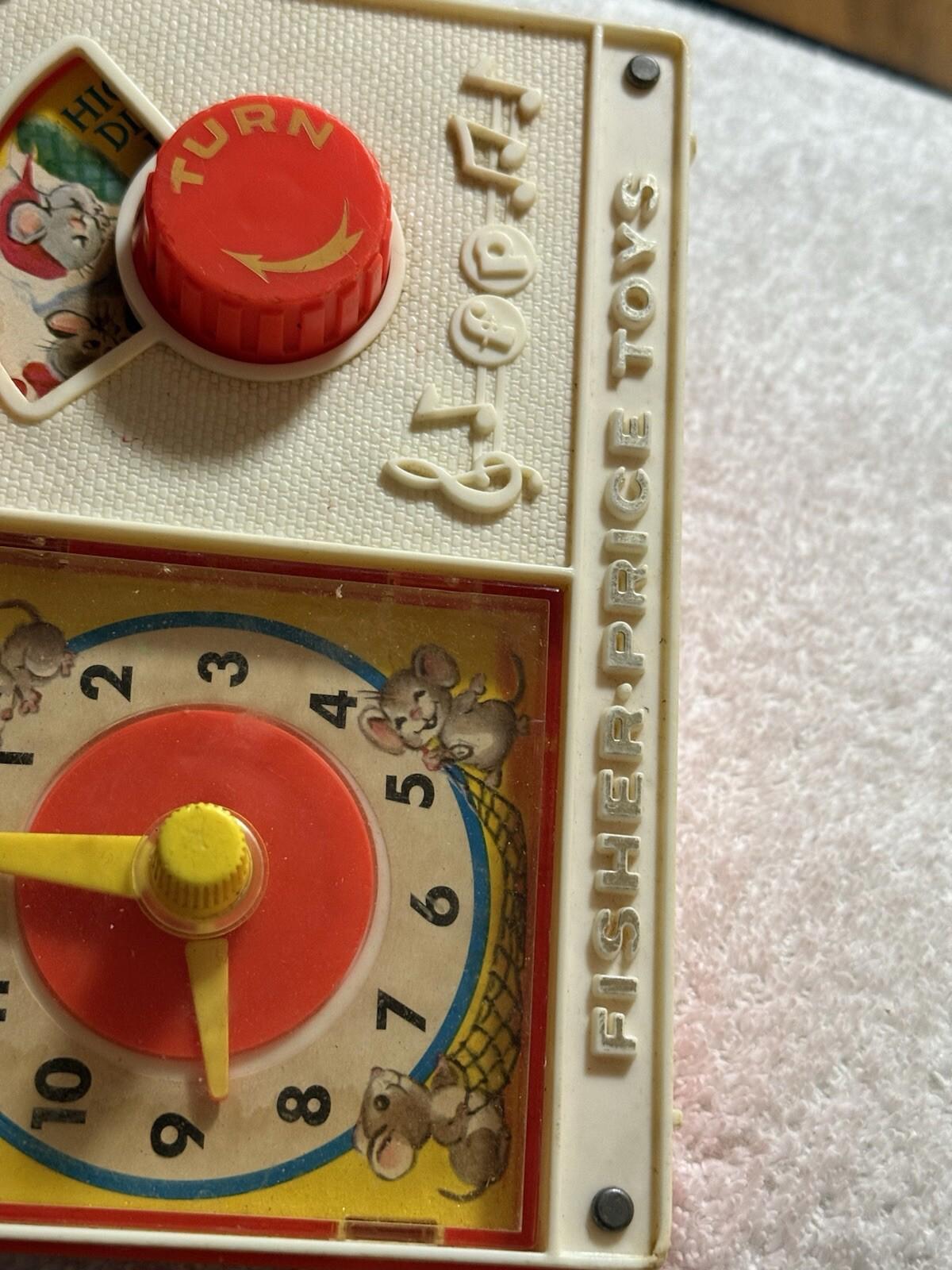 Fisher Price Vintage 1964 Clock Radio Music Box Hickory Dickory Dock Wind Up