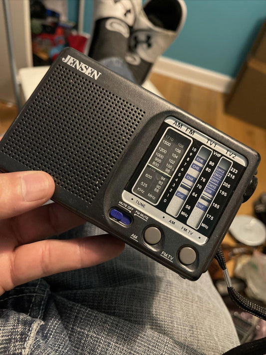 VTG Jensen MR-400 AM/FM/TV1/TV2 12 Channel Portable
