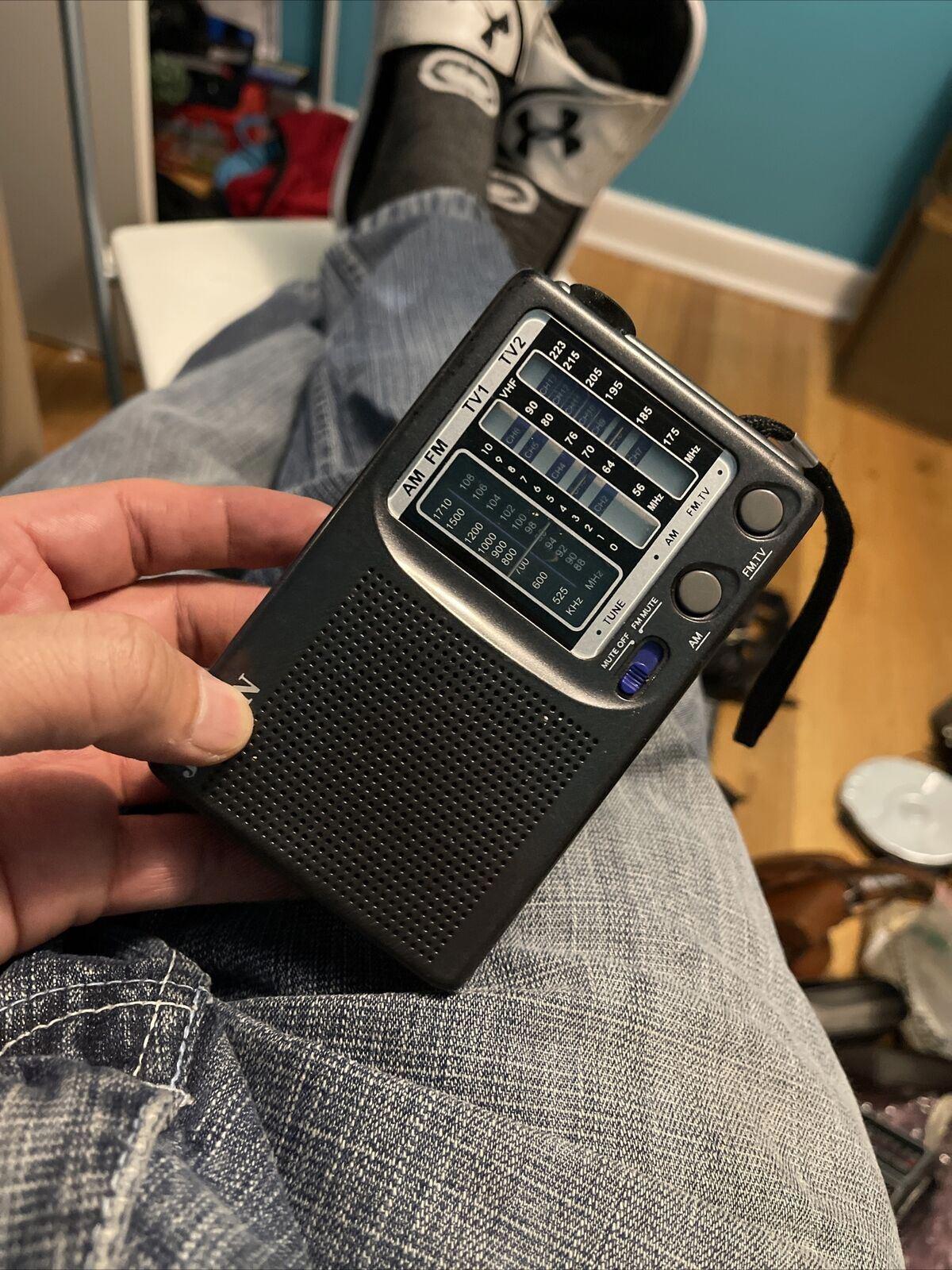 VTG Jensen MR-400 AM/FM/TV1/TV2 12 Channel Portable