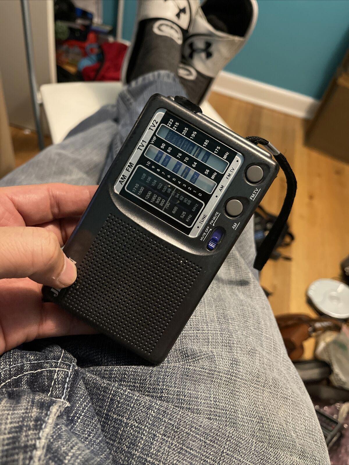 VTG Jensen MR-400 AM/FM/TV1/TV2 12 Channel Portable