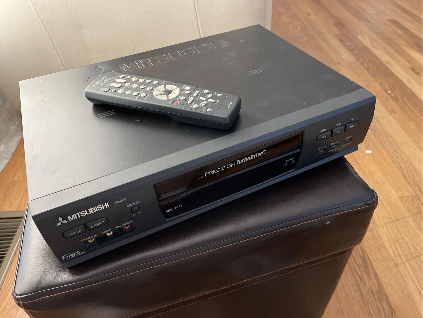 mitsubishi vintage vcr model HS-U577