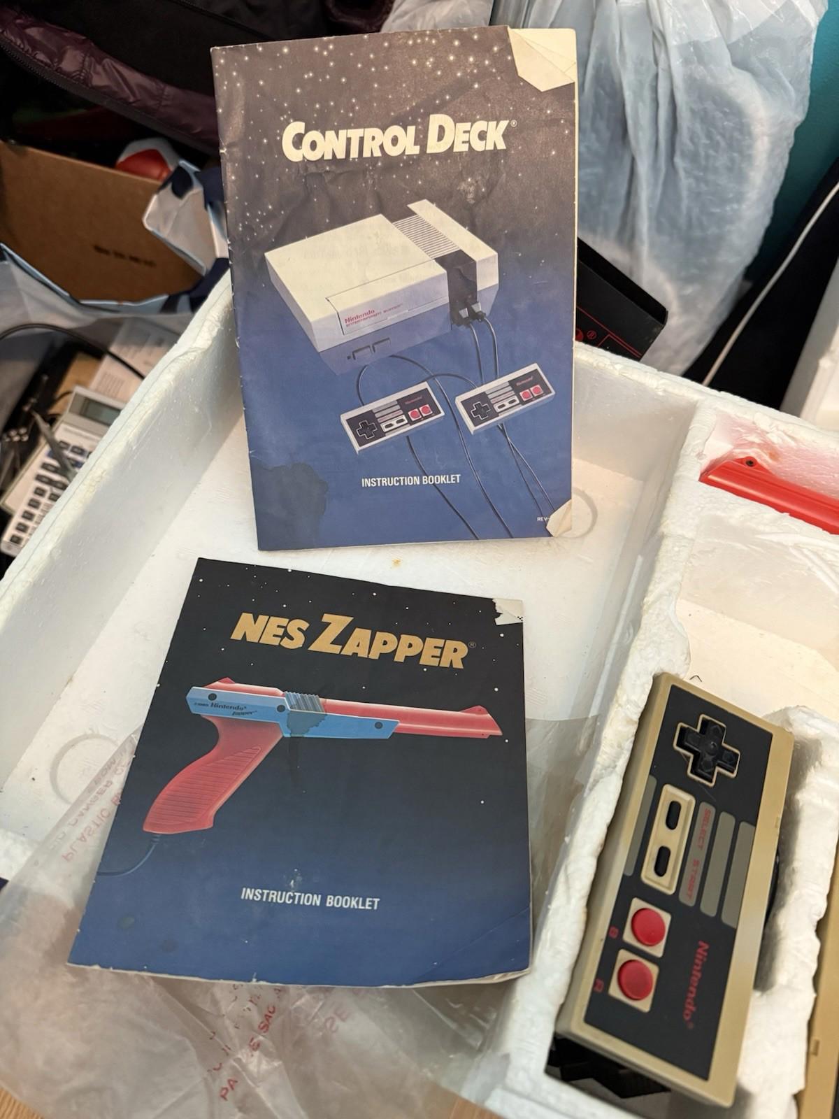 1988 Nintendo Entertainment System Action Set NES Complete In Box  (read Descrip