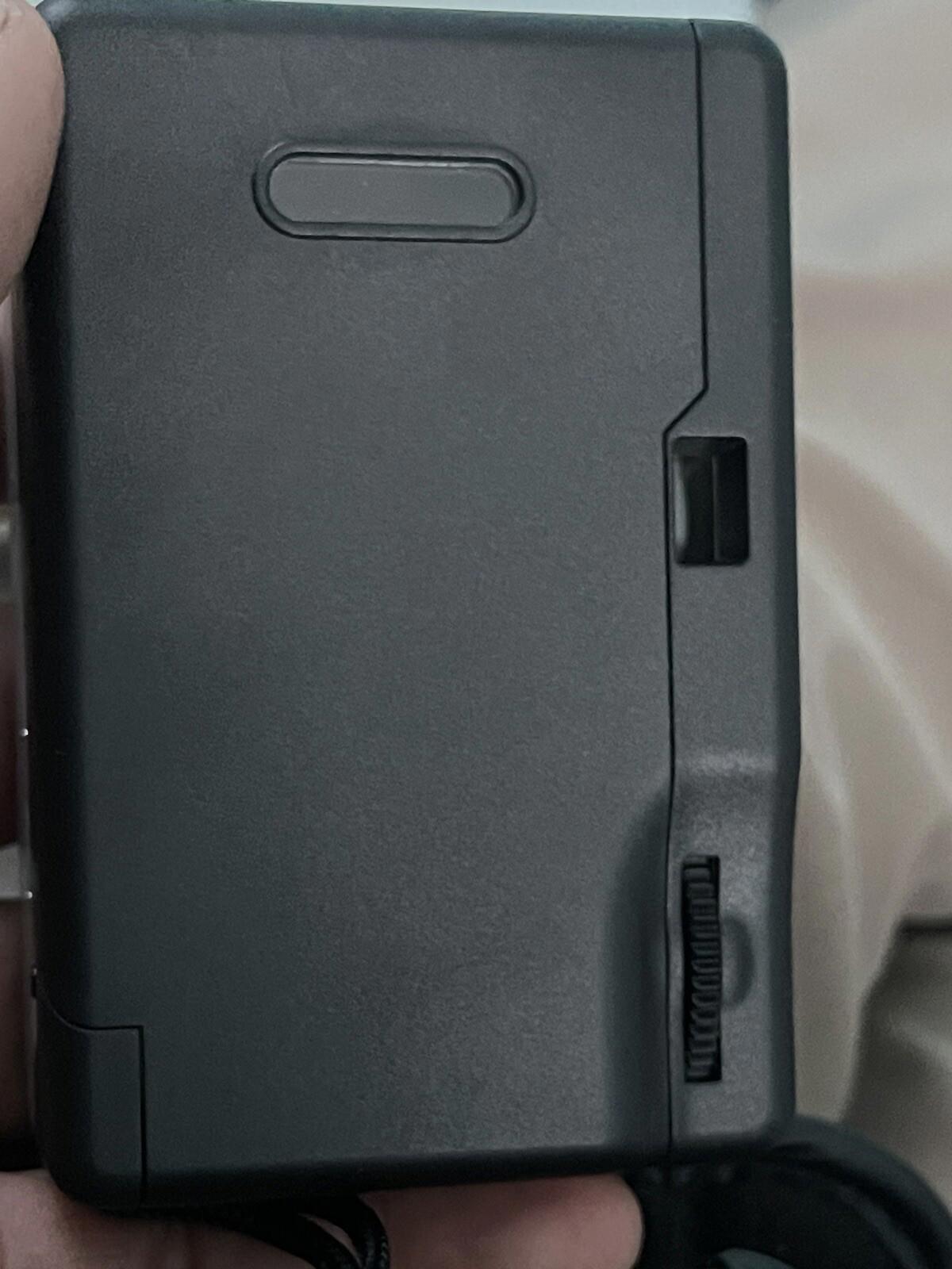 BELL & HOWELL Point And Shoot 35MM Film Camera "Focus Free"  28MM Lens With Case