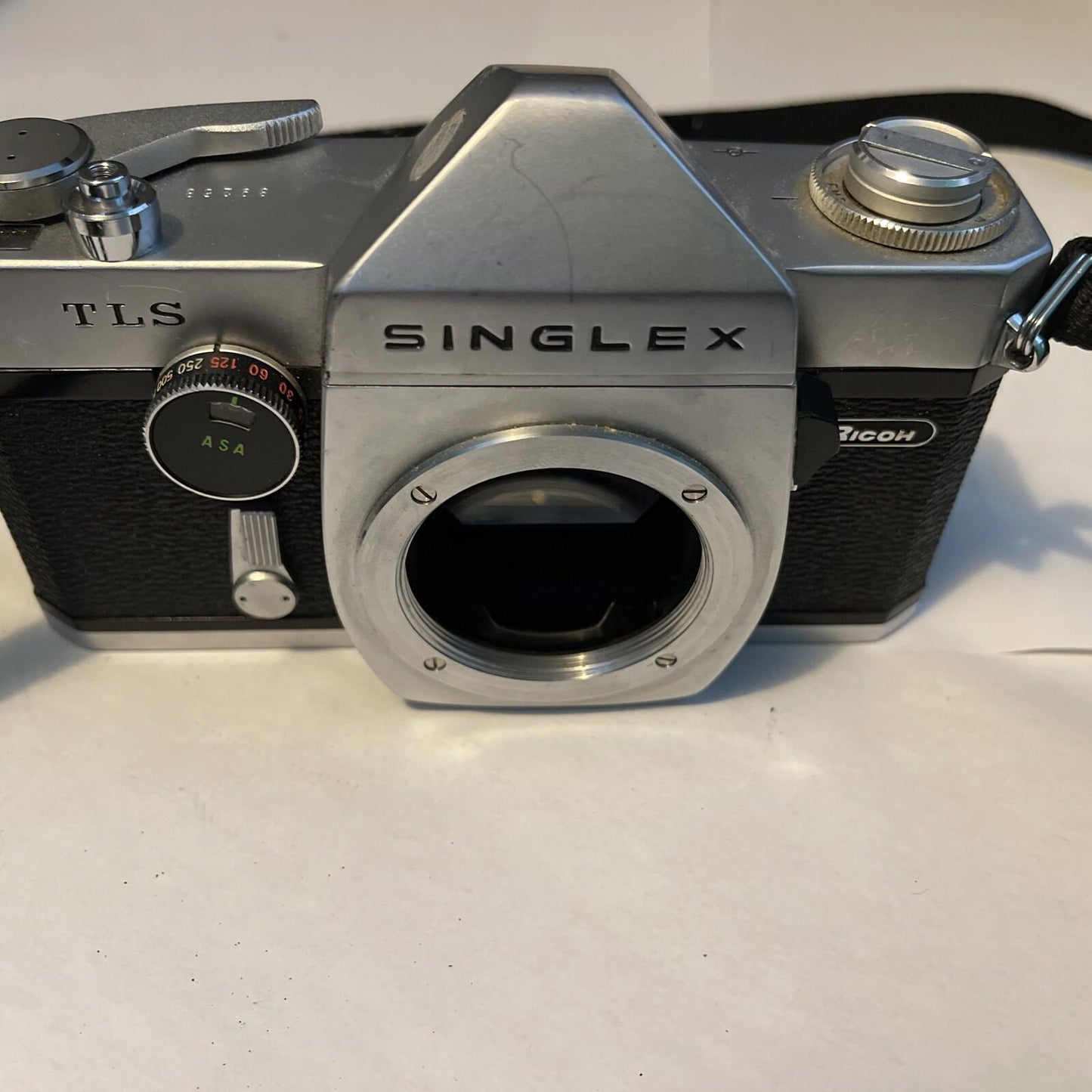 Vintage Ricoh Singlex TLS Camera Body Only , Untested (1)