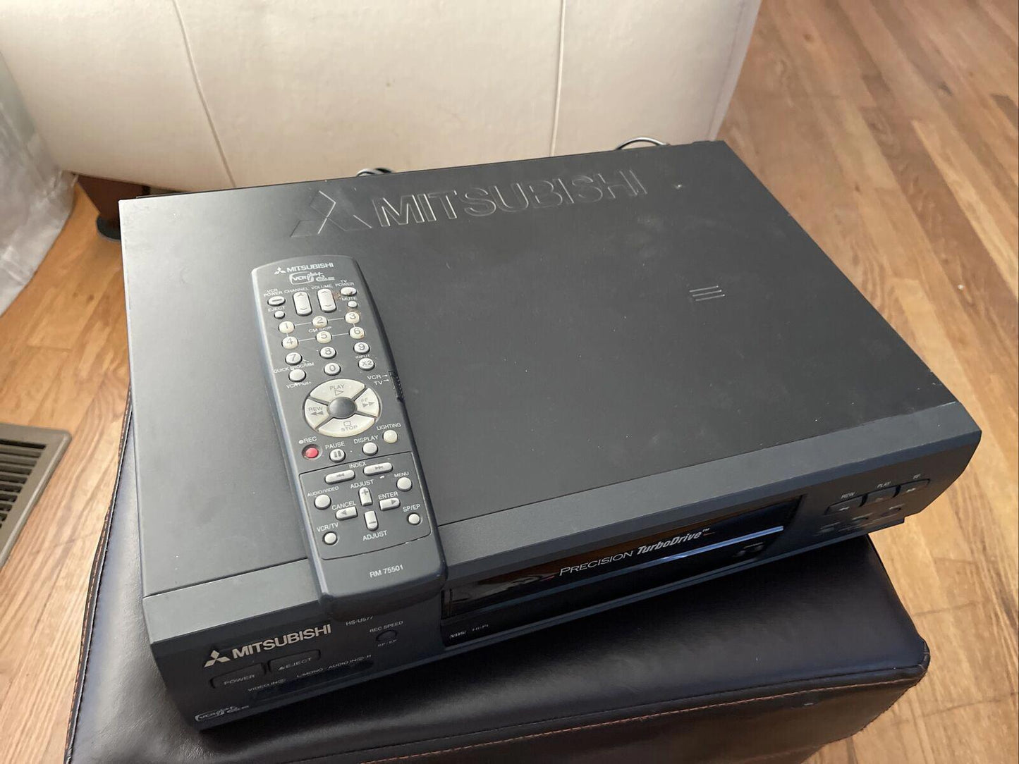 mitsubishi vintage vcr model HS-U577