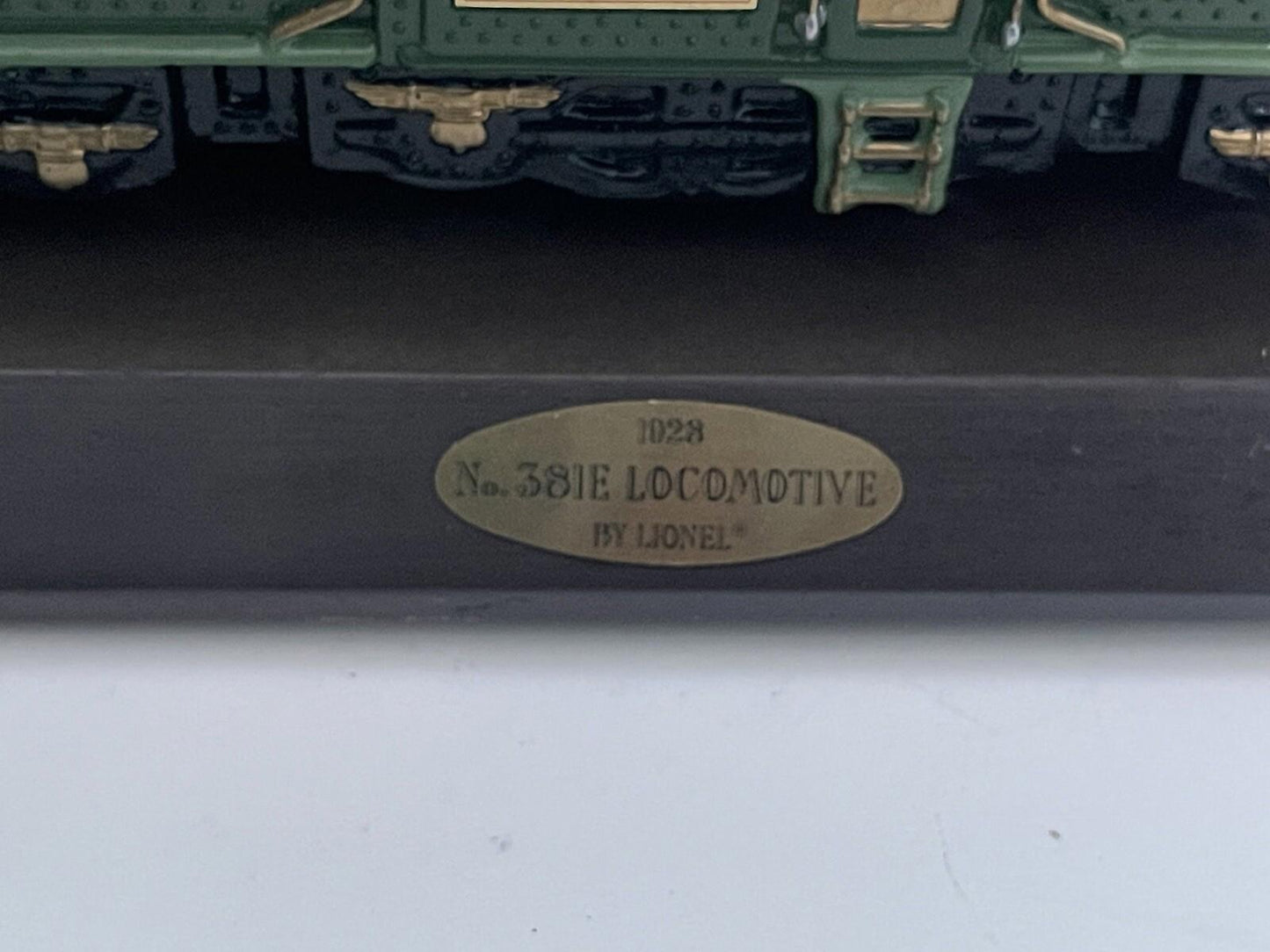LIONEL CLASSIC TRAIN "LOCOMOTIVE"