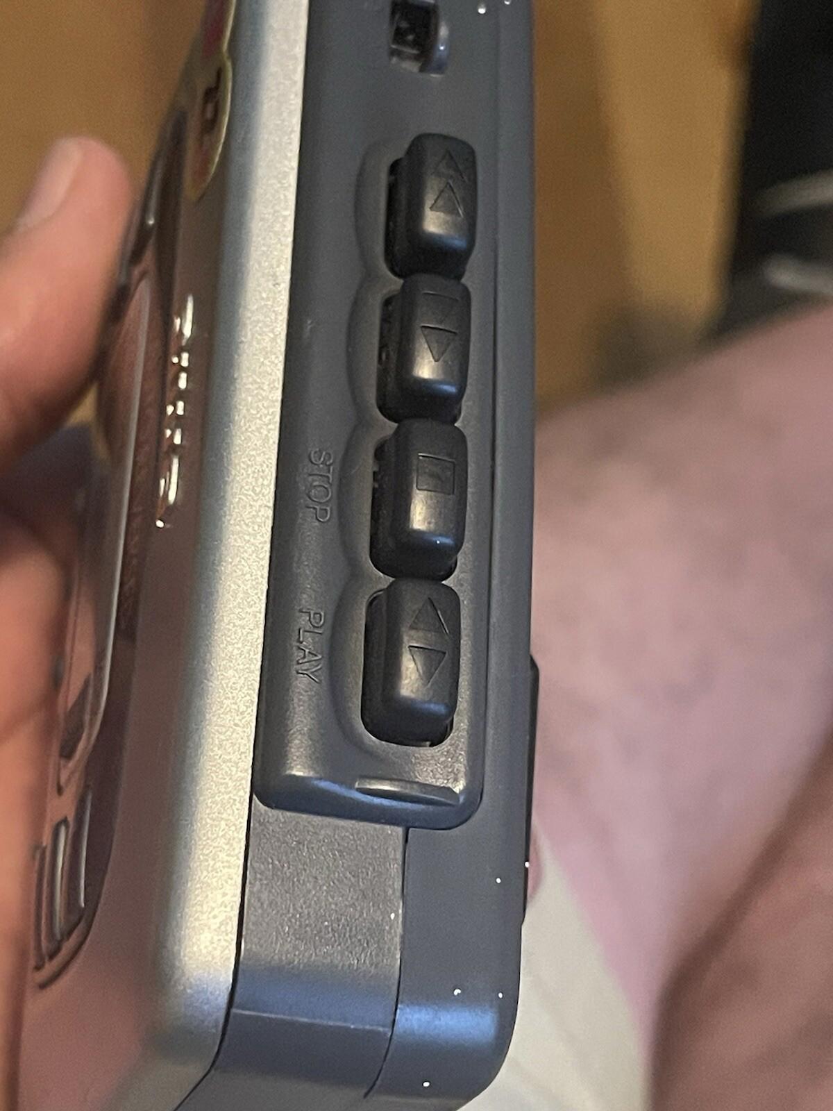 Aiwa TX476 AM/FM Tape Player - No Power (for Parts)