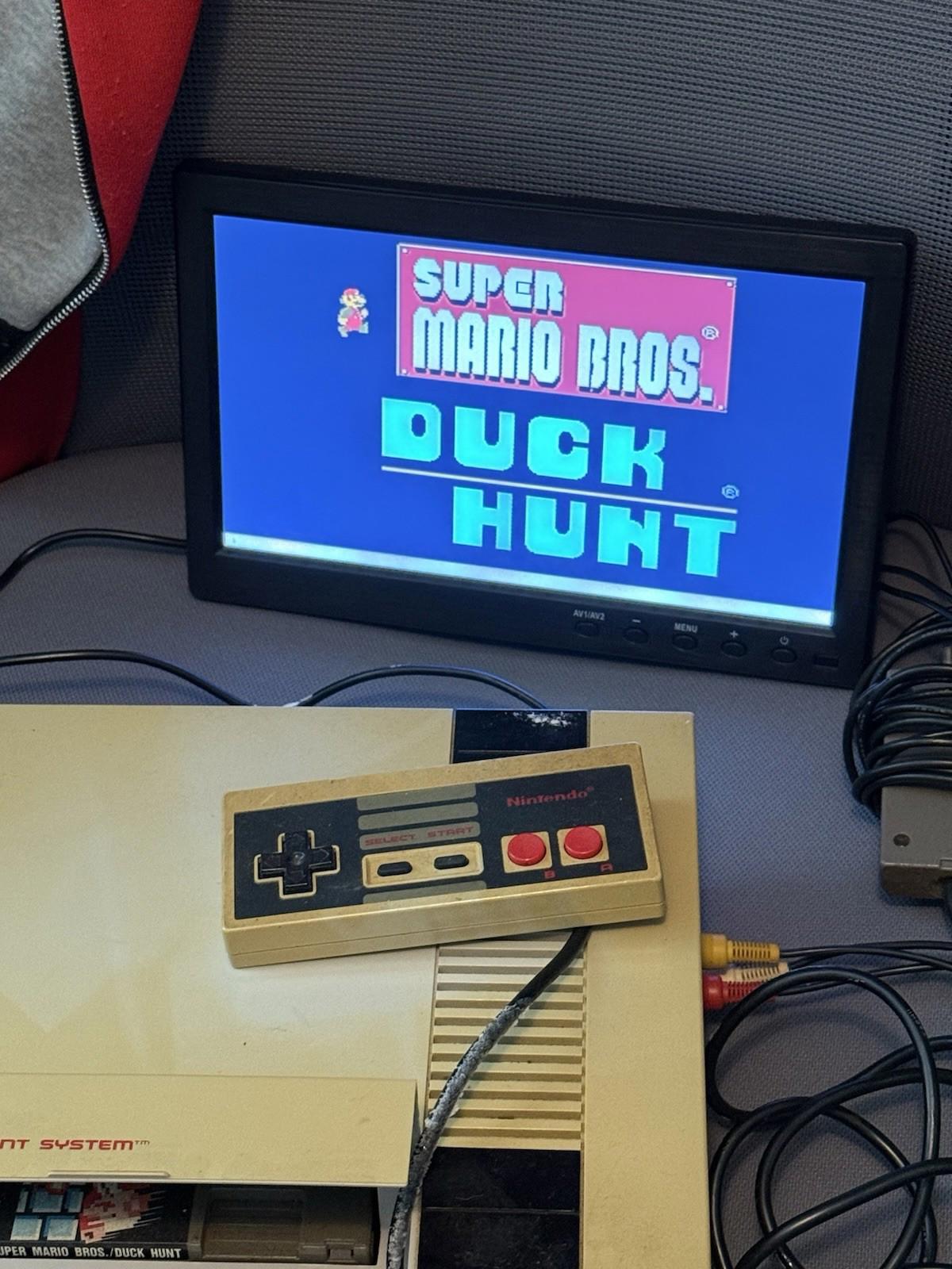 1988 Nintendo Entertainment System Action Set NES Complete In Box  (read Descrip