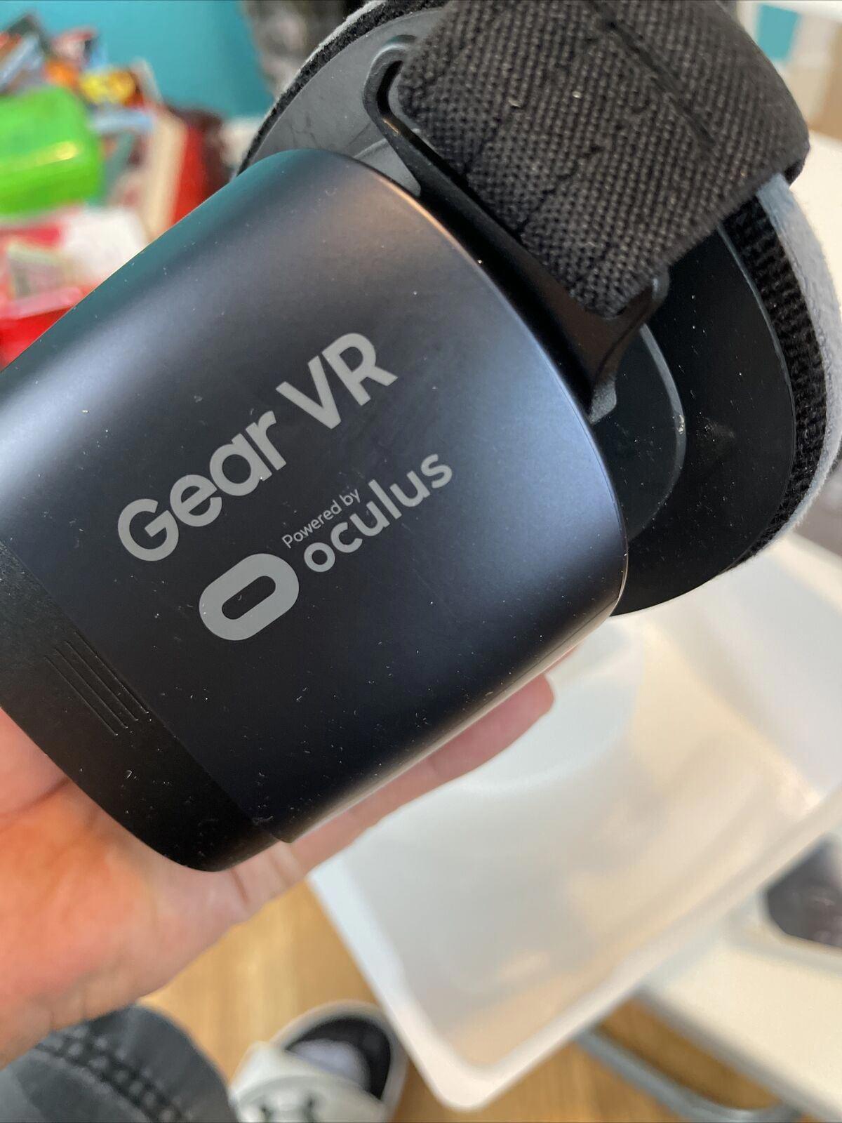 Samsung Gear VR 2 Oculus Virtual Reality Headset (17)