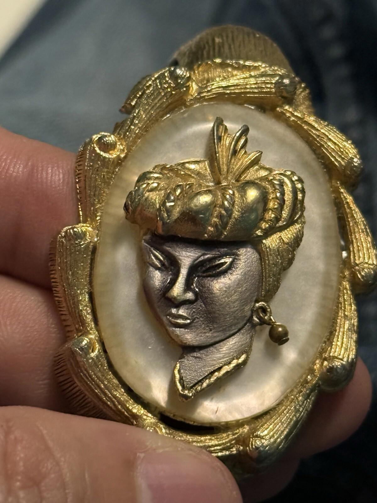 bracelet women Vintage ( Needs Repair)