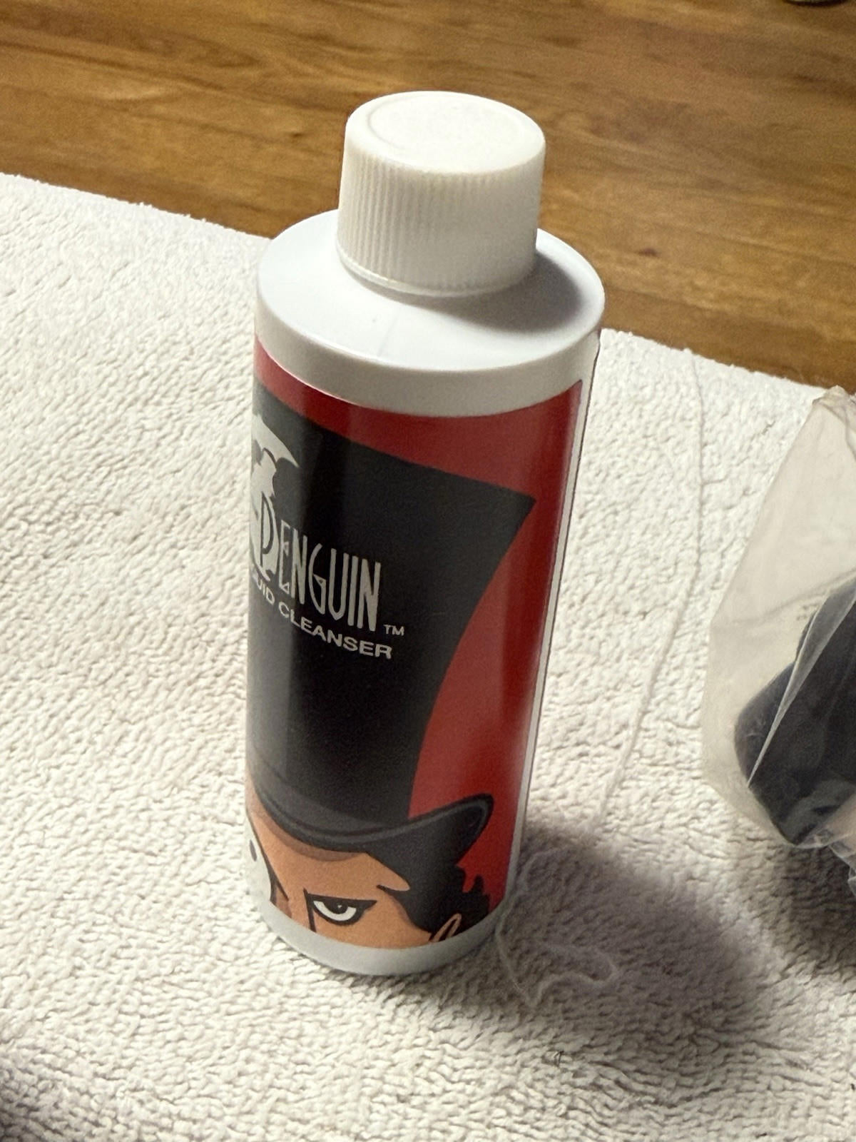 New Vintage 1993 Avon Batman Non Tear Shampoo 4 Fl Oz with Finger Puppet Cap