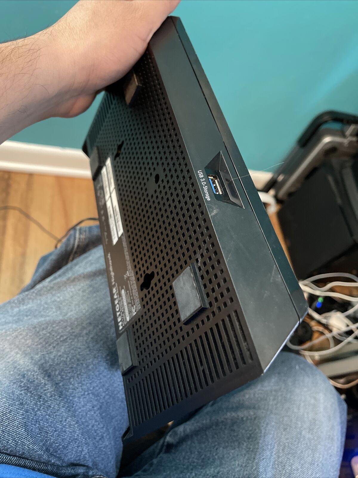 Netgear Router Model R6700v2