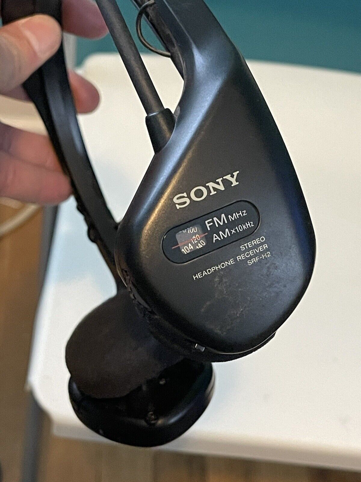 Sony SRF-H2 FM/AM Walkman w/Flexible Antenna Adjustable Headband