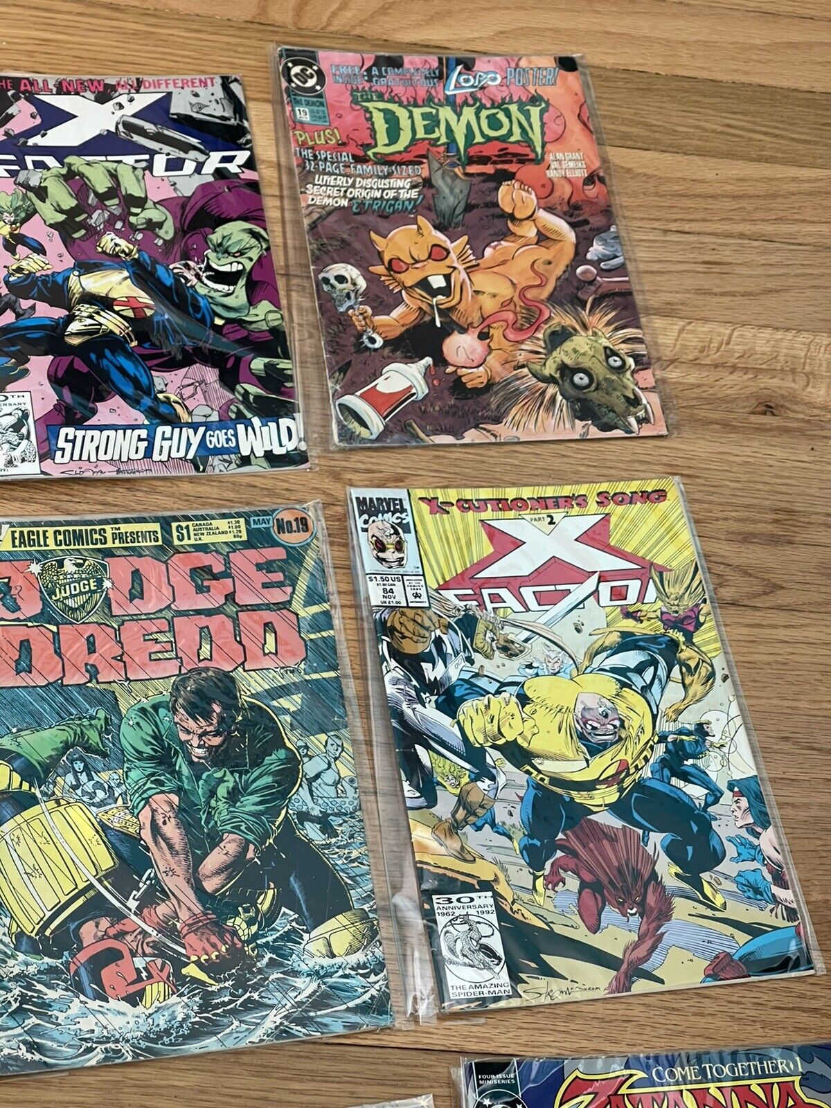 Lot of  18 comic books  (6)