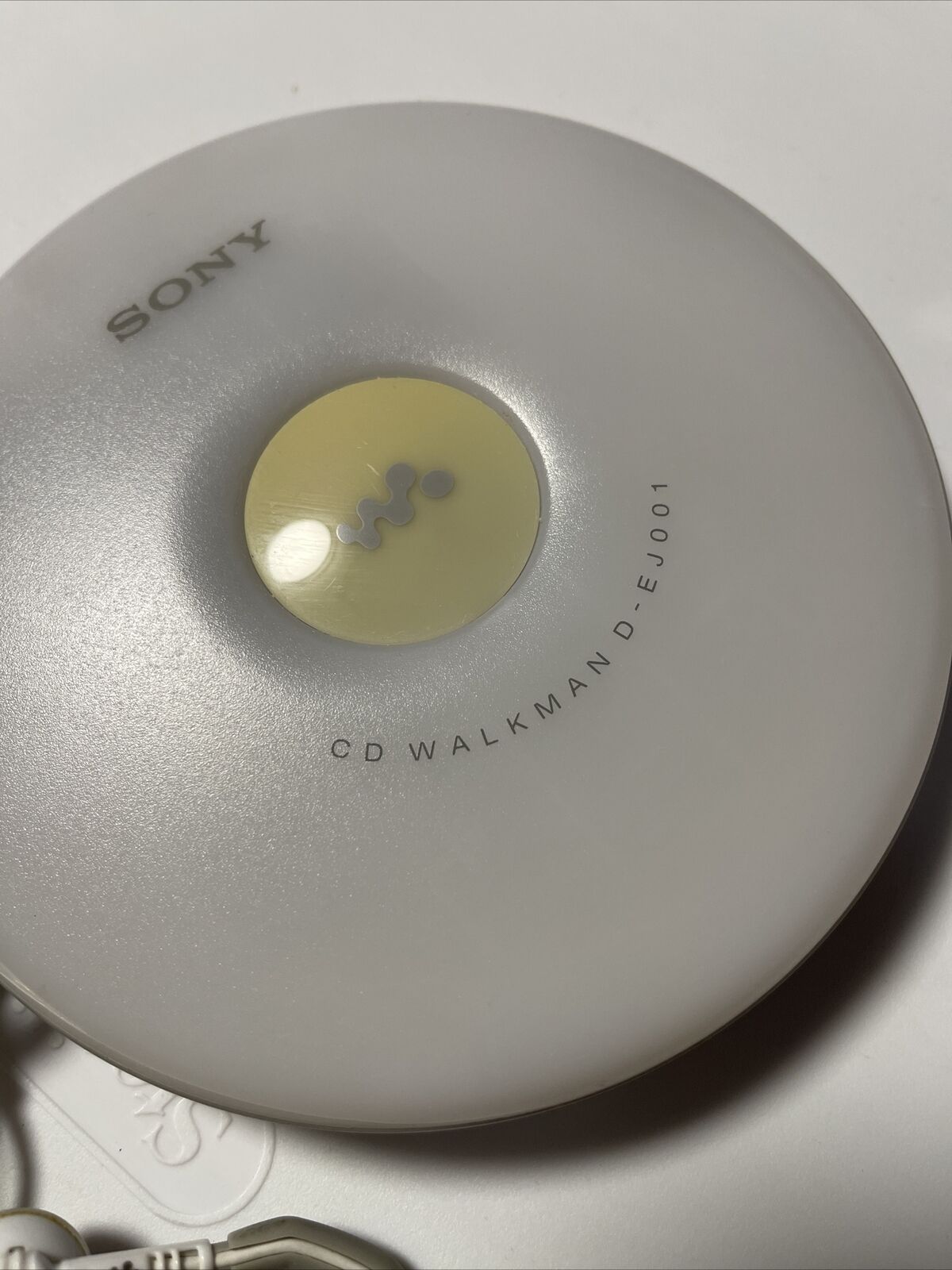 Sony CD Walkman D-EJ001 Portable CD Player With Headphones Works Great (18)