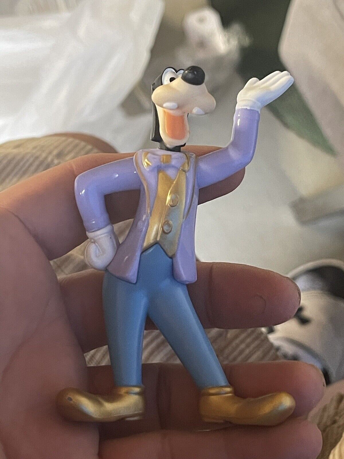 Disney Formal Wear goofy 2021 toy figure McDonald's