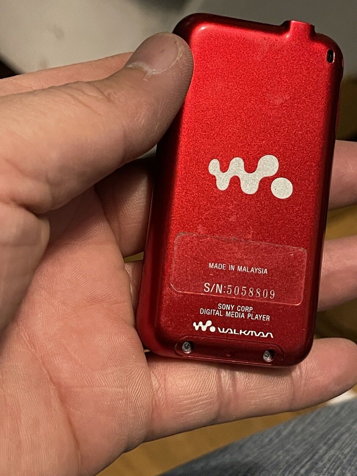 Sony Walkman NWZ-S616F Red ( 4 GB ) Digital Media Player Untested (24)