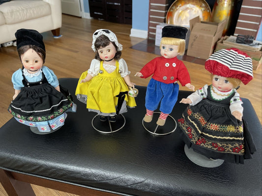 X4 Vintage Madame Alexander Dolls With Stands