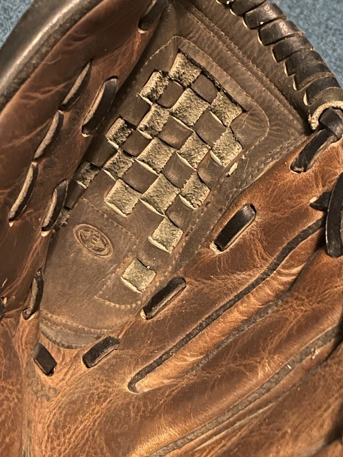 Easton Baseball Glove RHT NAT3 11 inches Black/Brown Leather Natural Series