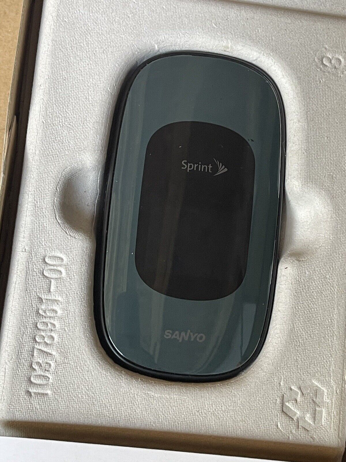 Sanyo Vero Flip Phone - SCP-3820 - Blue and Black - Sprint Cellular