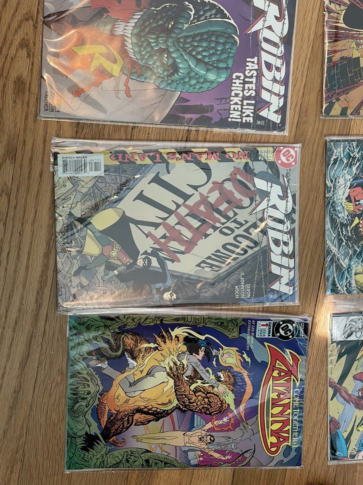 Lot of  18 comic books  (6)