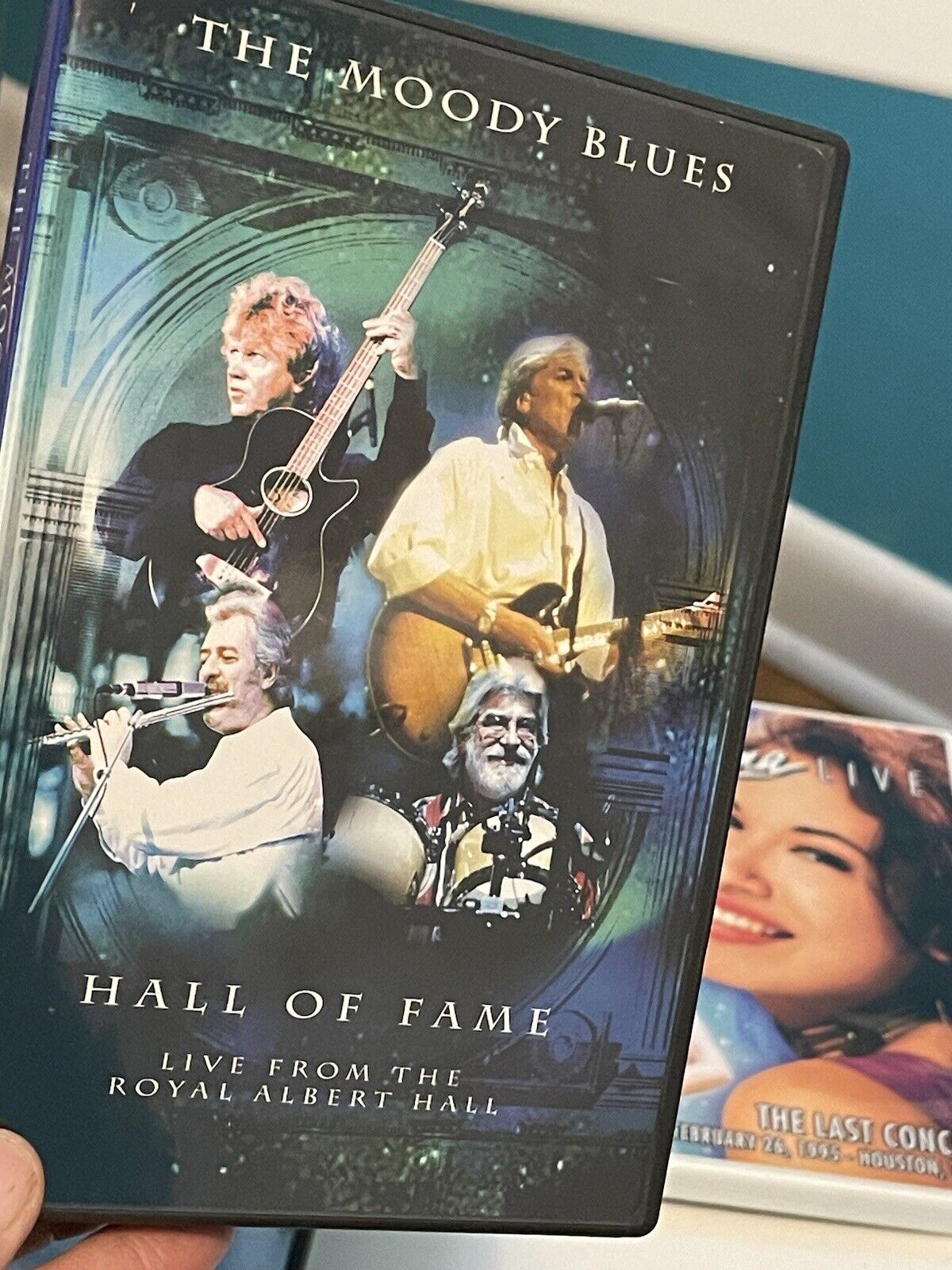 Abba ,Selena, The moody blues and Johnny cash in concert dvds. (23)