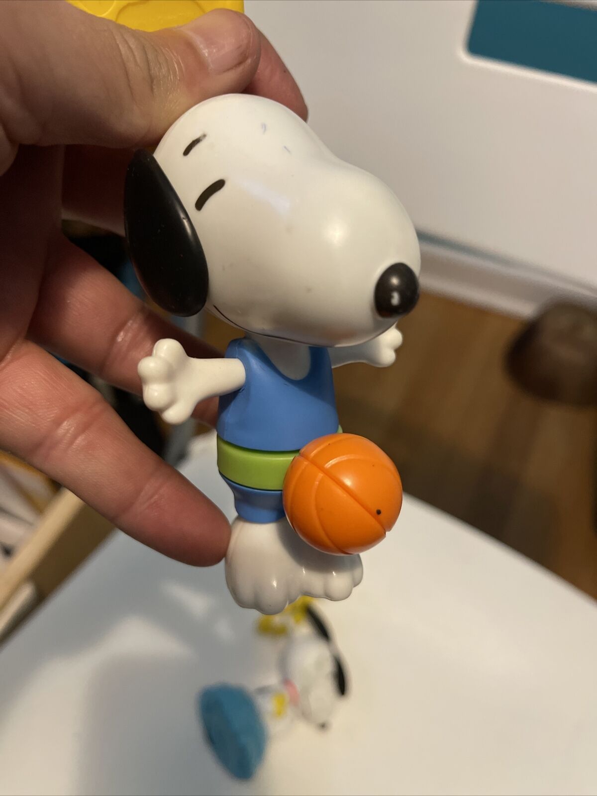 Peanuts Basketball Player SNOOPY 4" Figure Keychain Clip McDonald's Toy (12)