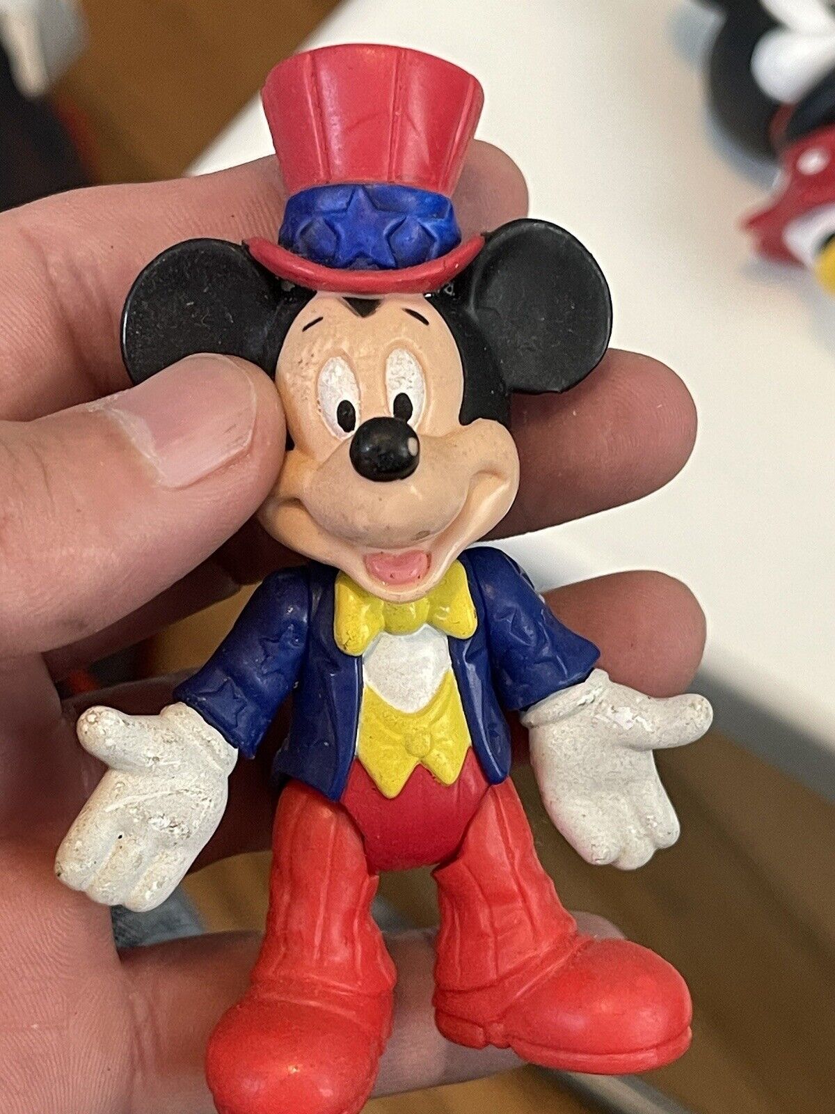 Collection of  11 mickey and mini mouse , Disneyland Must Have , (14)