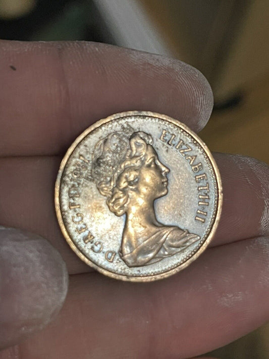 1981 Queen Elizabeth II new pence coin 