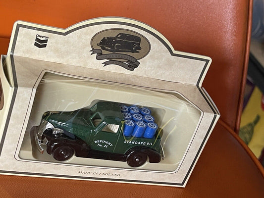 CHEVRON COMMEMORATIVE Model DIE-CAST RPM MOTOR OIL 1939 CHEVY PICK UP Vintage