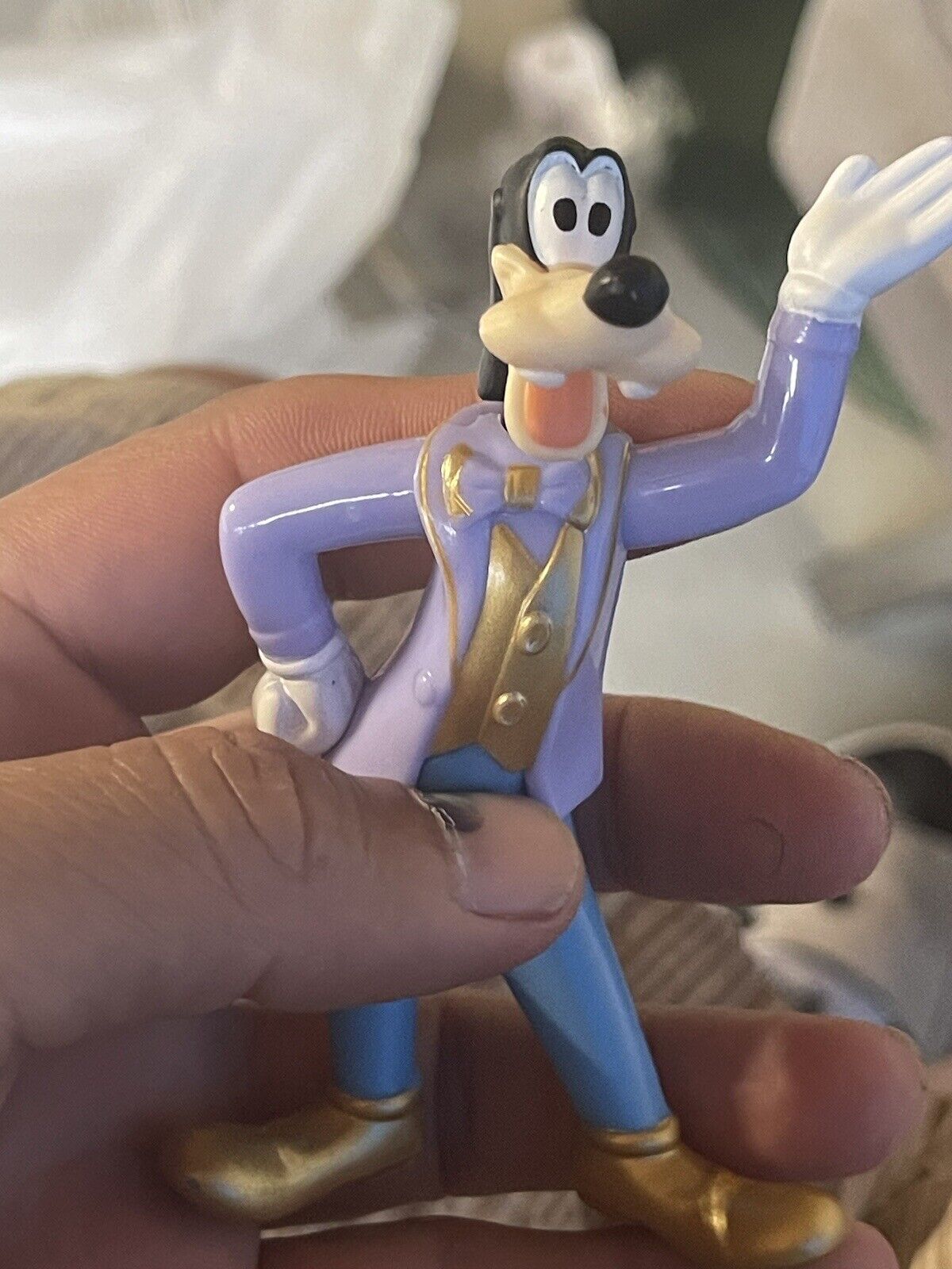 Disney Formal Wear goofy 2021 toy figure McDonald's