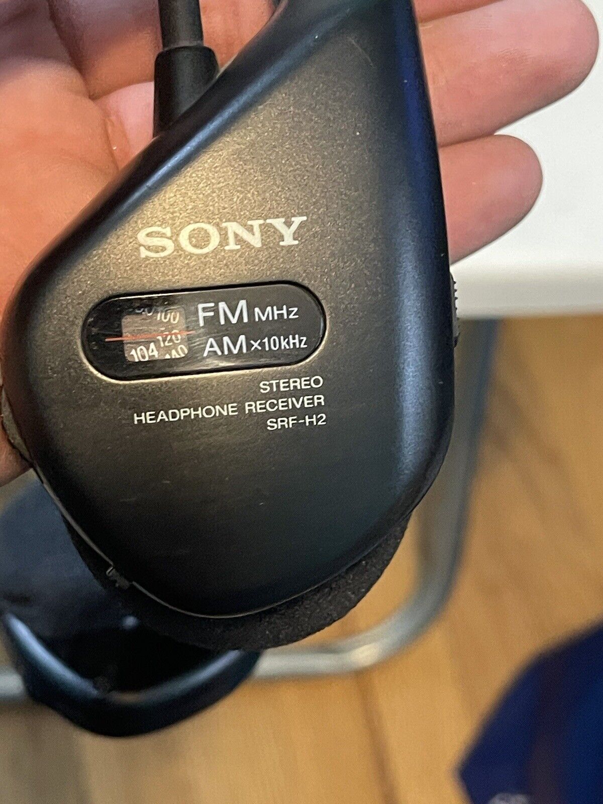 Sony SRF-H2 FM/AM Walkman w/Flexible Antenna Adjustable Headband