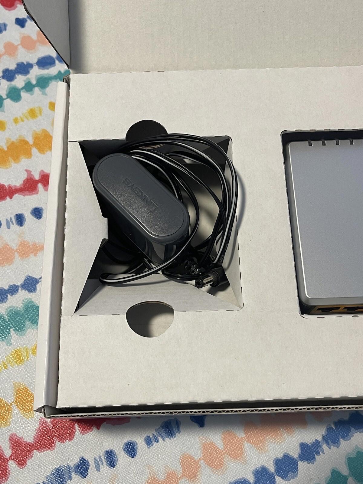 Linksys  Instant Gigabit (EG005W) 5-Ports External Switch 10/100/1000Mbps