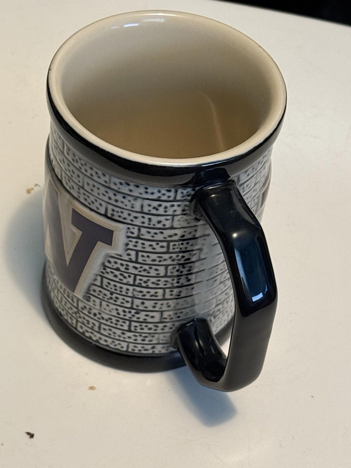Vintage UW University Of Washington HUSKIES Mug