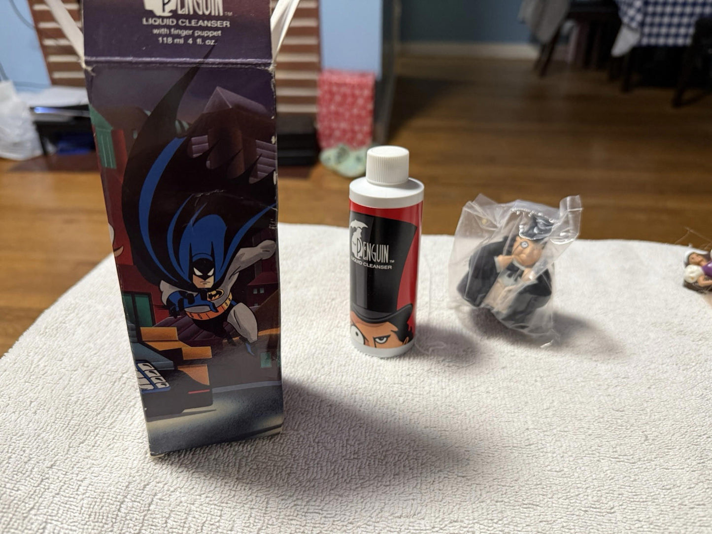 New Vintage 1993 Avon Batman Non Tear Shampoo 4 Fl Oz with Finger Puppet Cap