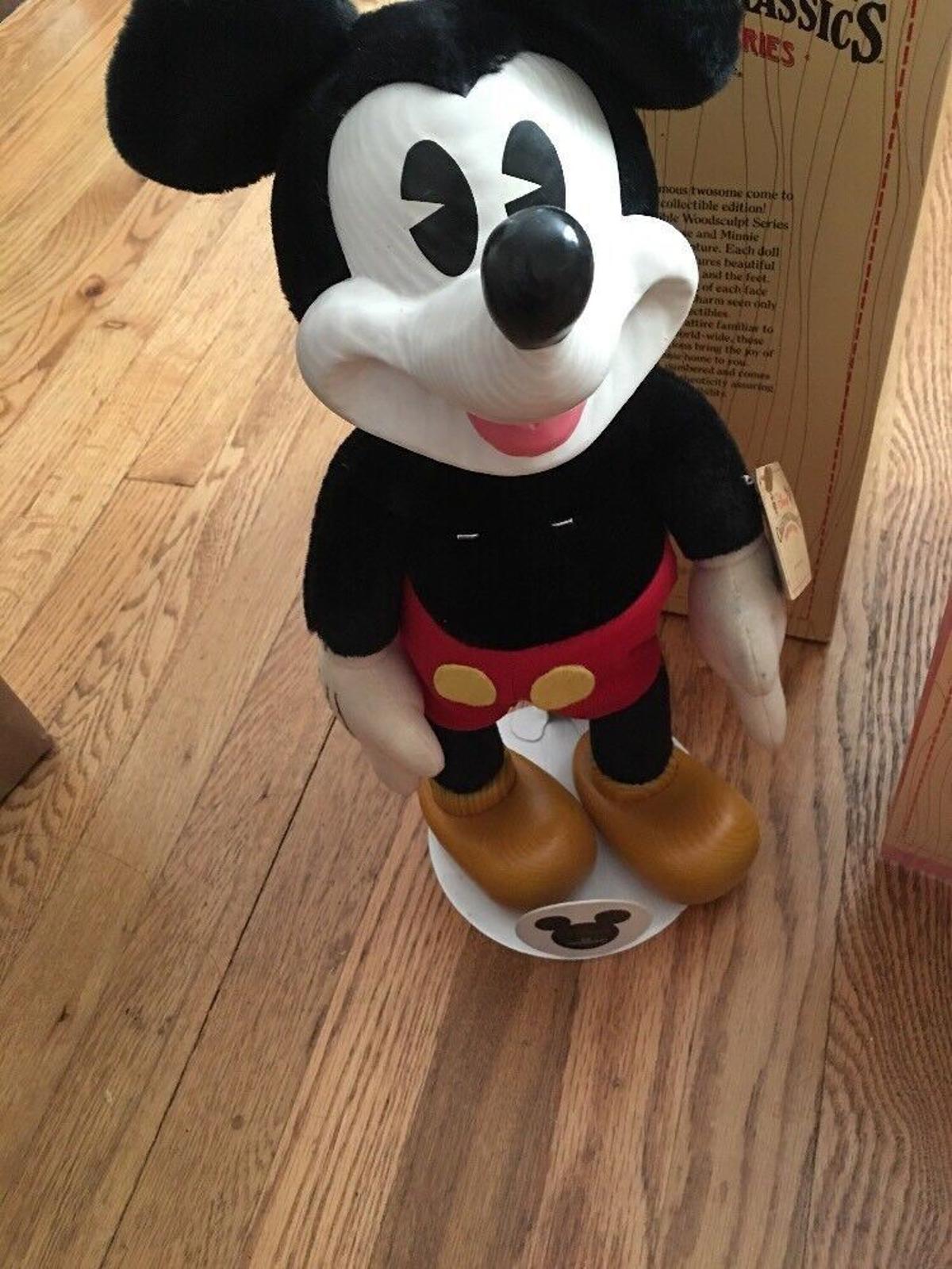 Mickey + Minnie Mouse Disney Collectible Classics Woodsculpt Series By Applause