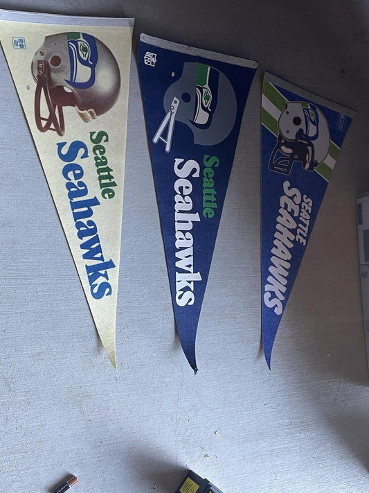 Lot Of 3 SEATTLE SEAHAWKS NFL 2 BAR RETRO NCAA FELT PENNANT 29/11/1