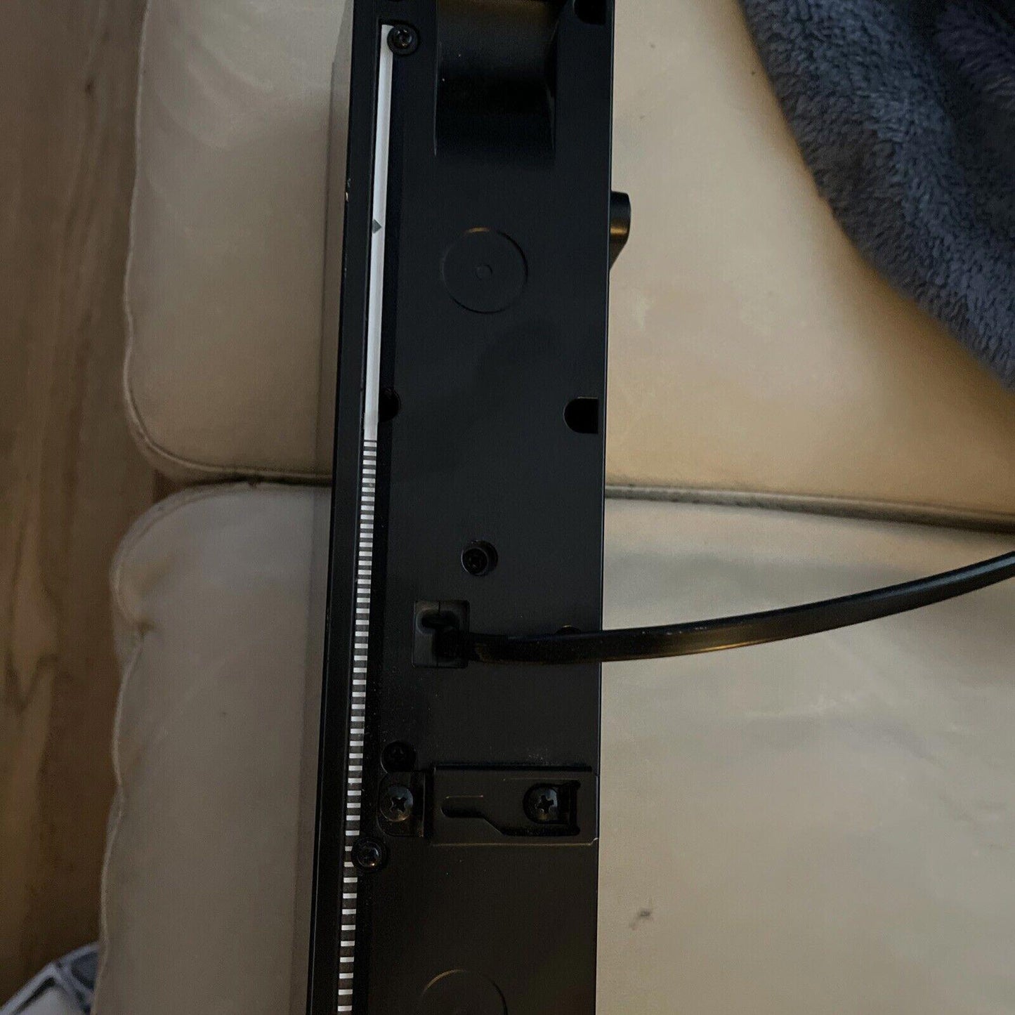 Yamaha 2.1 ATS-1010 Home Theater Soundbar, Fully Tested w/ Remote