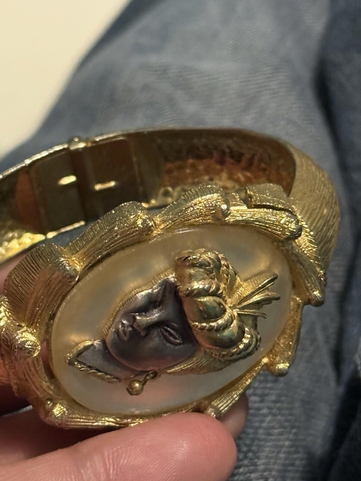 bracelet women Vintage ( Needs Repair)