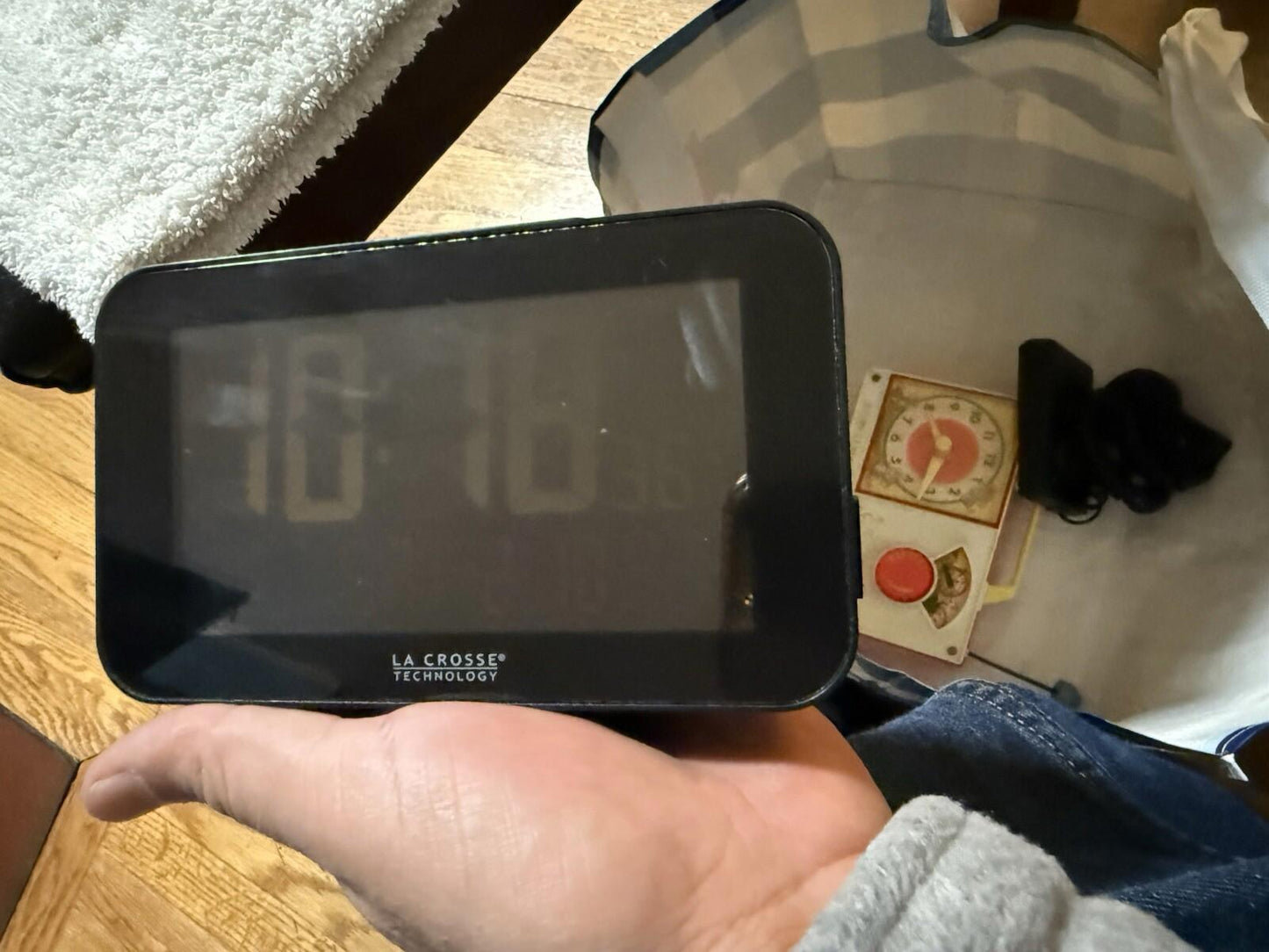 La Crosse Technology Atomic Color Change Digital Alarm Clock w USB Port C89201