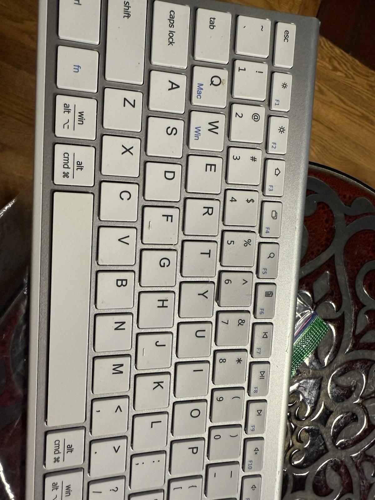 iClever DK03 Bluetooth Keyboard - 2.4G Wireless Keyboard Rechargeable Bluetooth