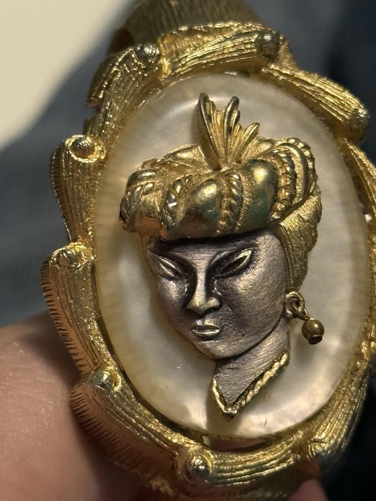 bracelet women Vintage ( Needs Repair)