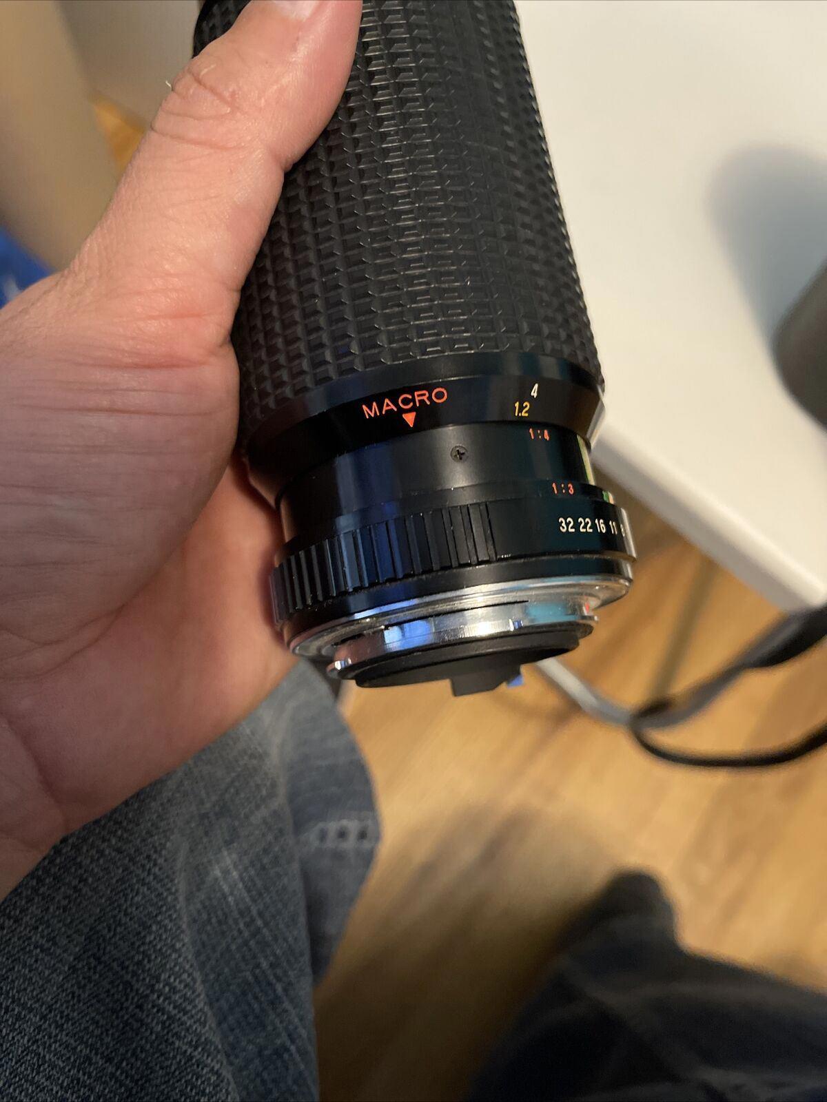 Albinar-ADG 1:5.6 75-300mm No.K8477395 Camera With Case (12)