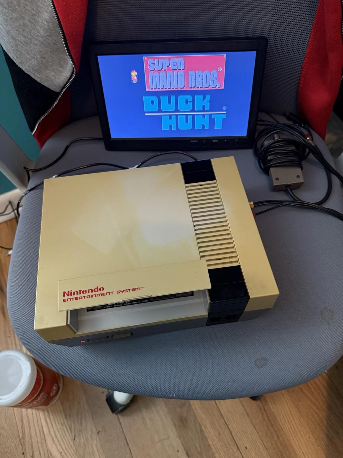 1988 Nintendo Entertainment System Action Set NES Complete In Box  (read Descrip