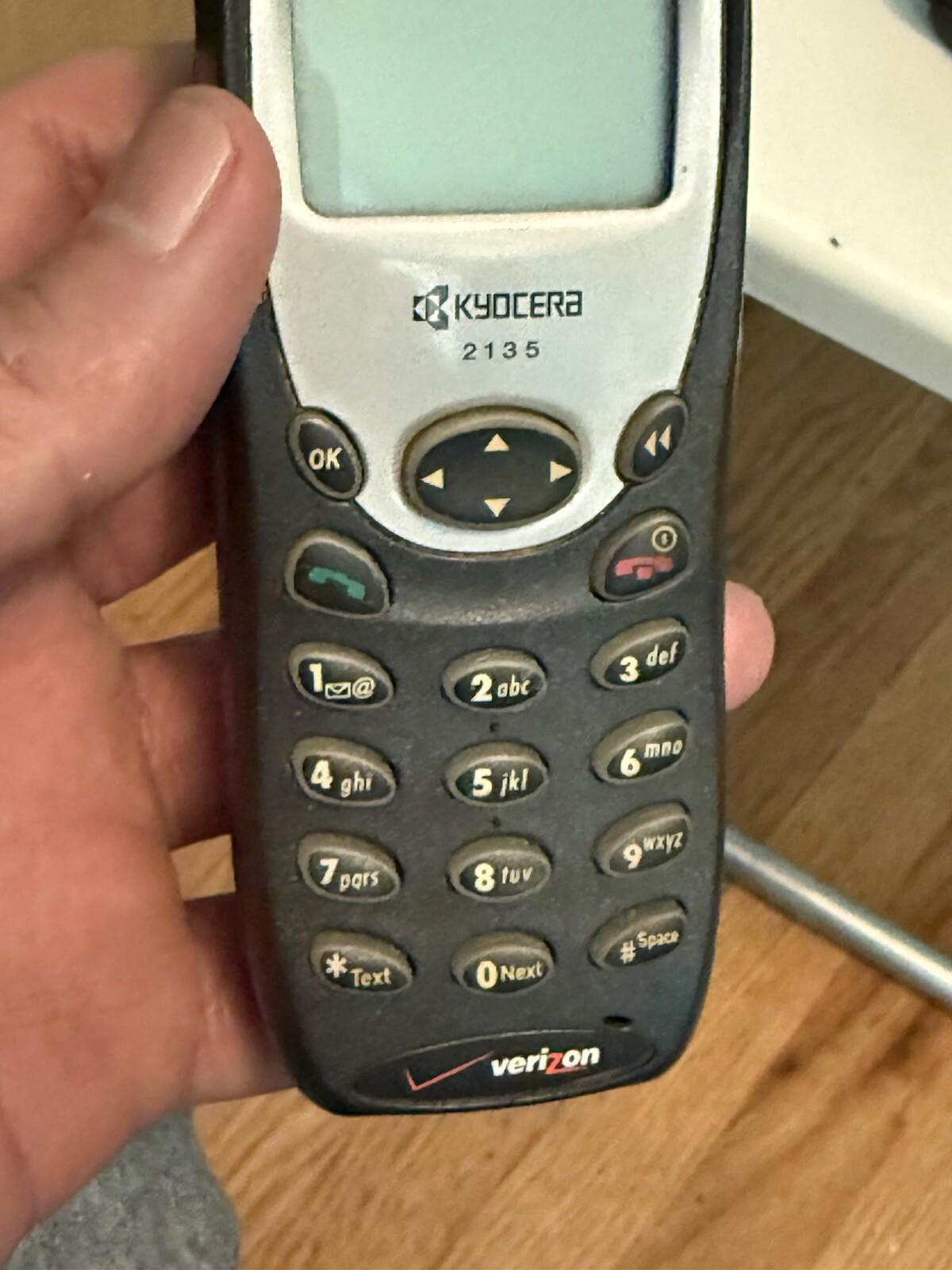 Kyocera 2135 Verizon Cellular cell Phone, Untested, No Power Cord