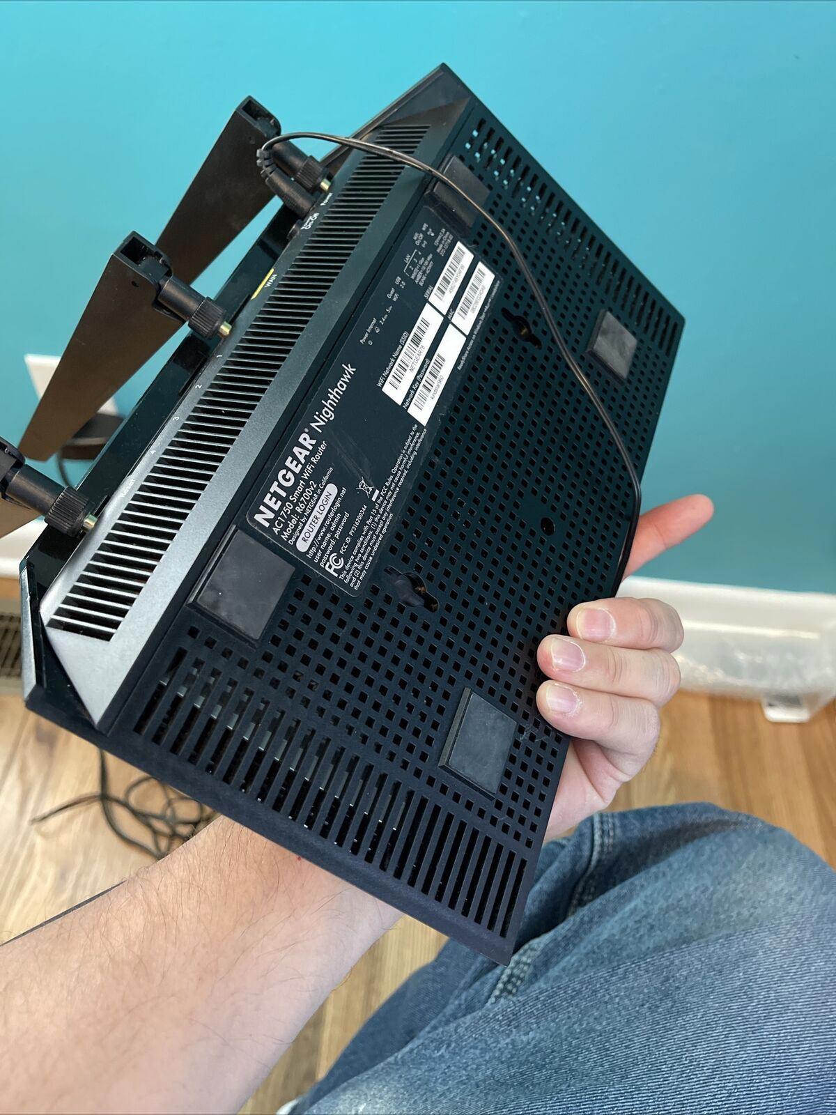 Netgear Router Model R6700v2