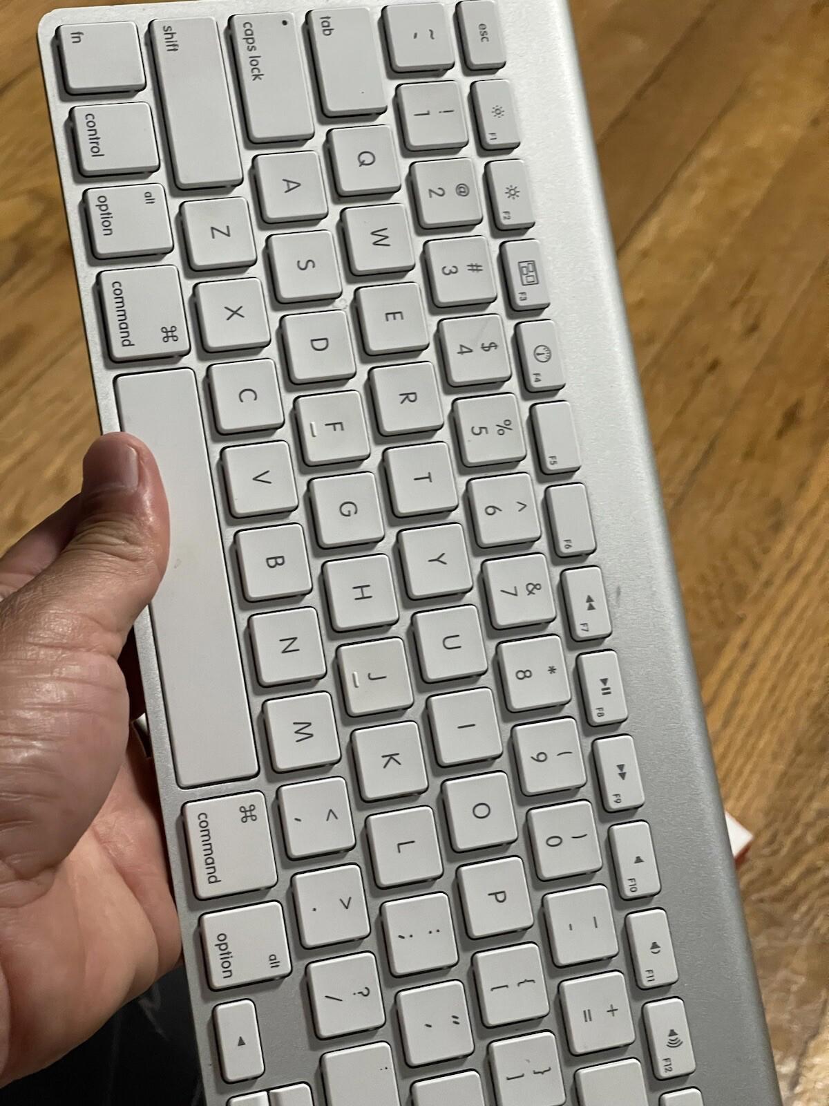 Apple Magic Keyboard - Model A1314 - Wireless Bluetooth - tested